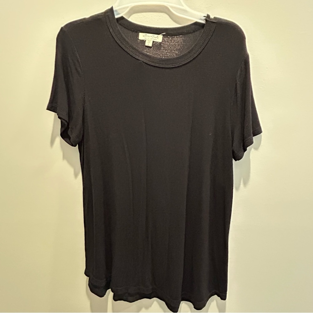 Women’s Ultra Flirt Black Top size Large Ribbed